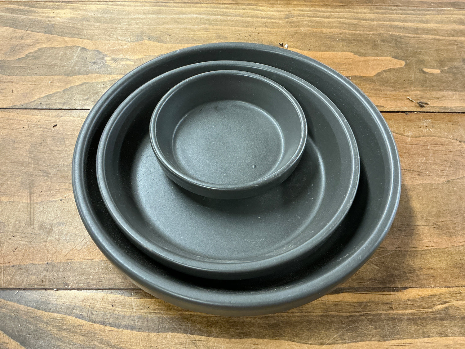 Powder-Coated Saucer Coal Matte